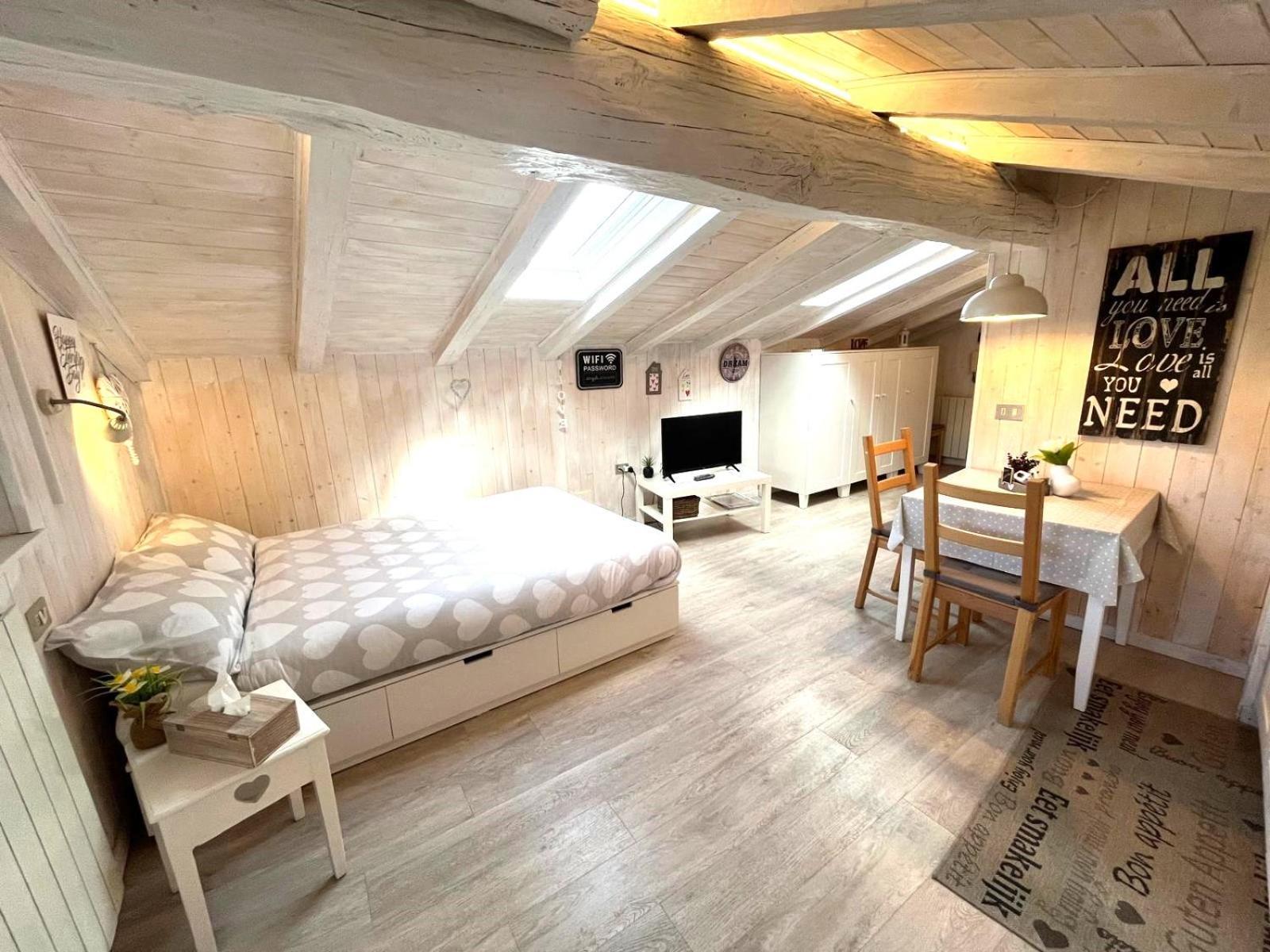 Il Piccolo Loft Nel Cuore Antico Di Aosta - You & Me Case Vacanza Buitenkant foto